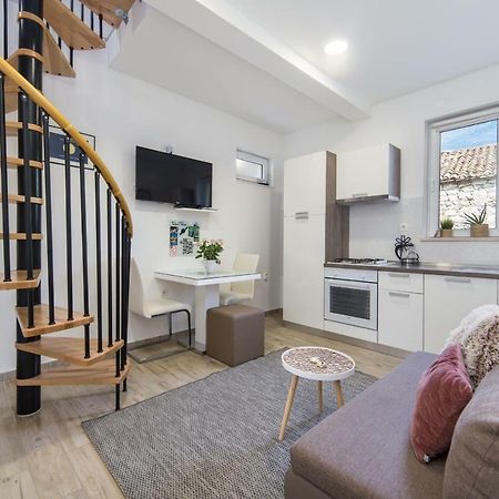 Studio Apartment Finta Rogotin Buitenkant foto