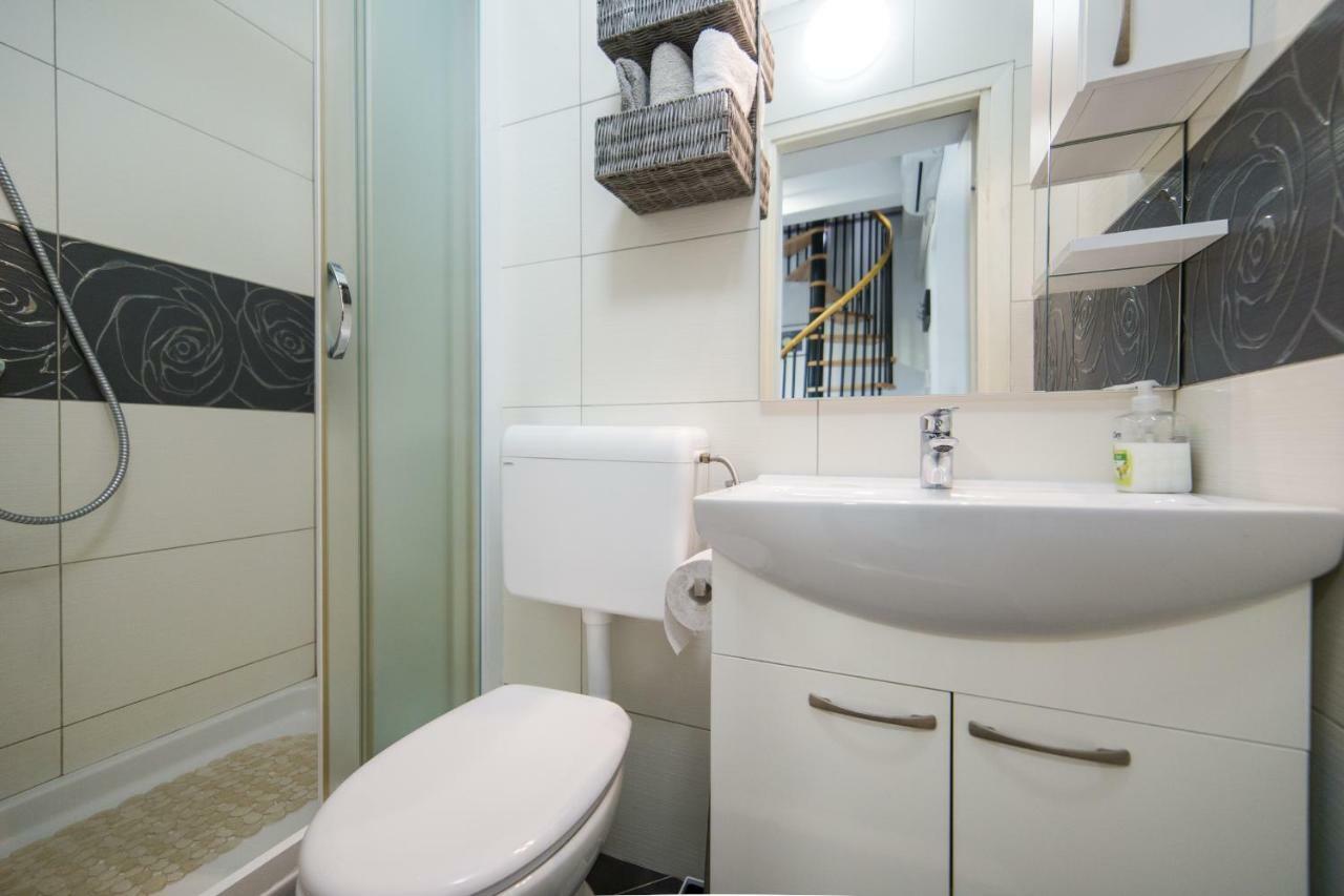 Studio Apartment Finta Rogotin Buitenkant foto