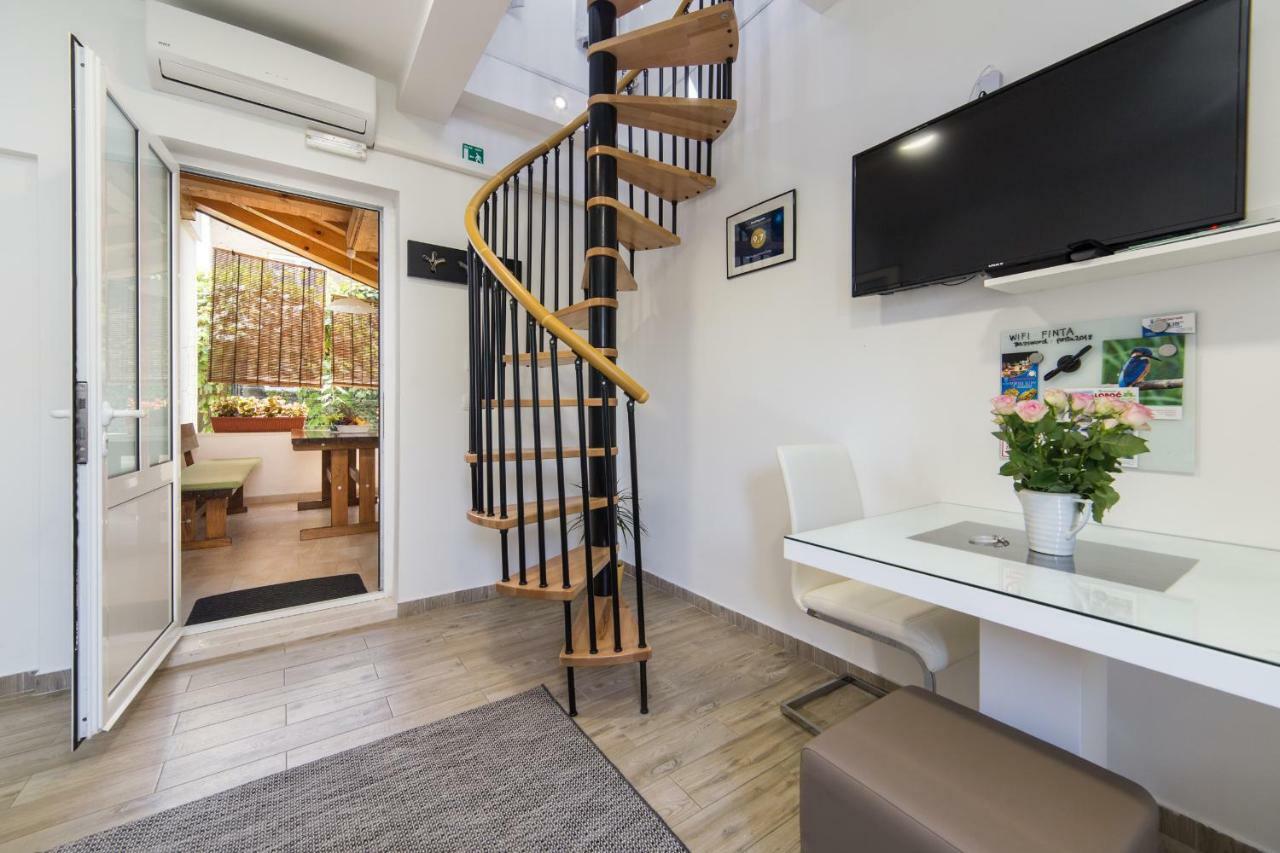 Studio Apartment Finta Rogotin Buitenkant foto