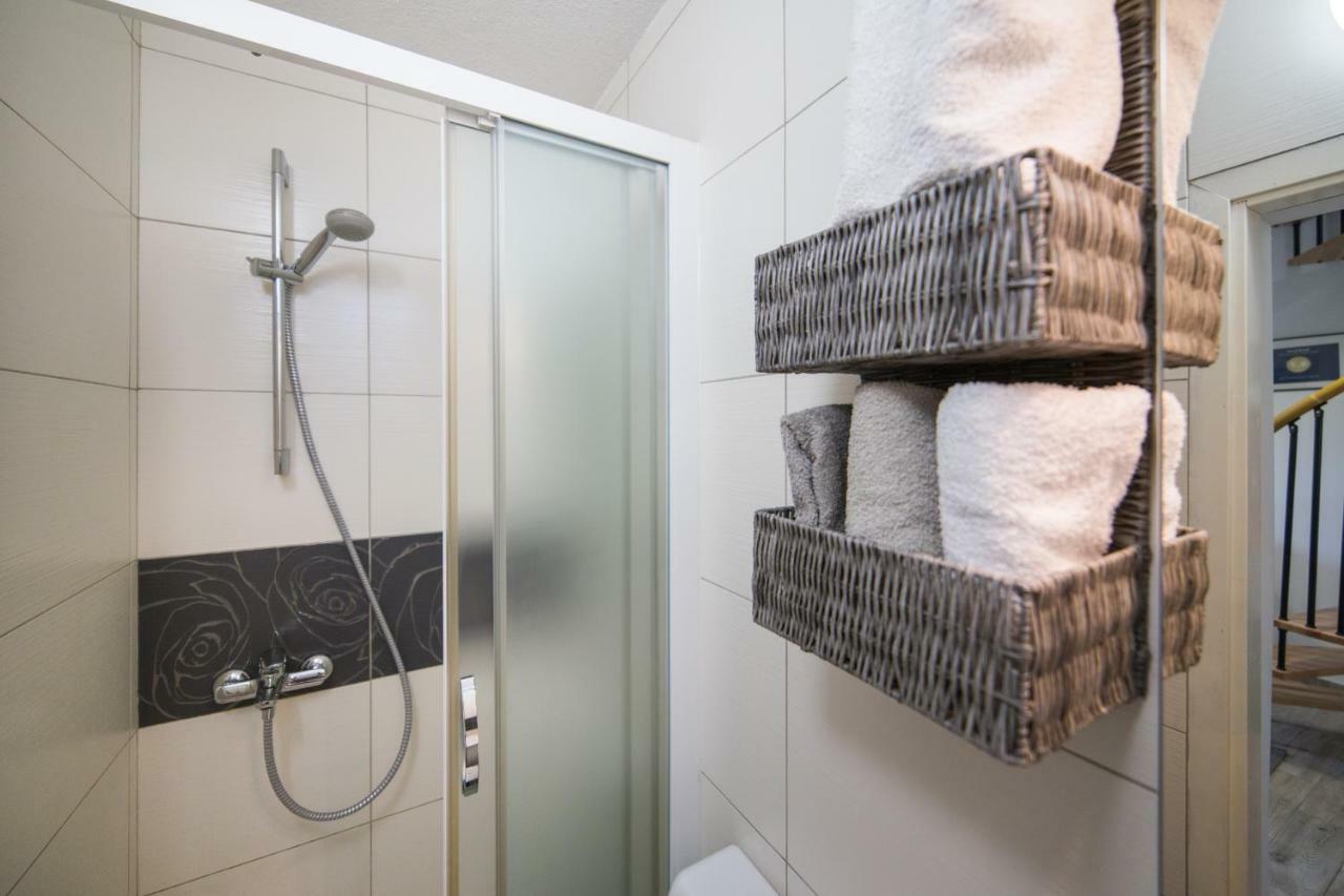 Studio Apartment Finta Rogotin Buitenkant foto